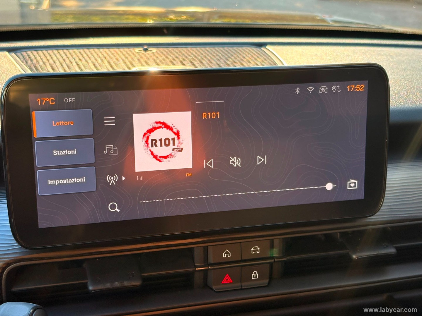 Jeep Avenger 1.2 Turbo Altitude - Immagine 21