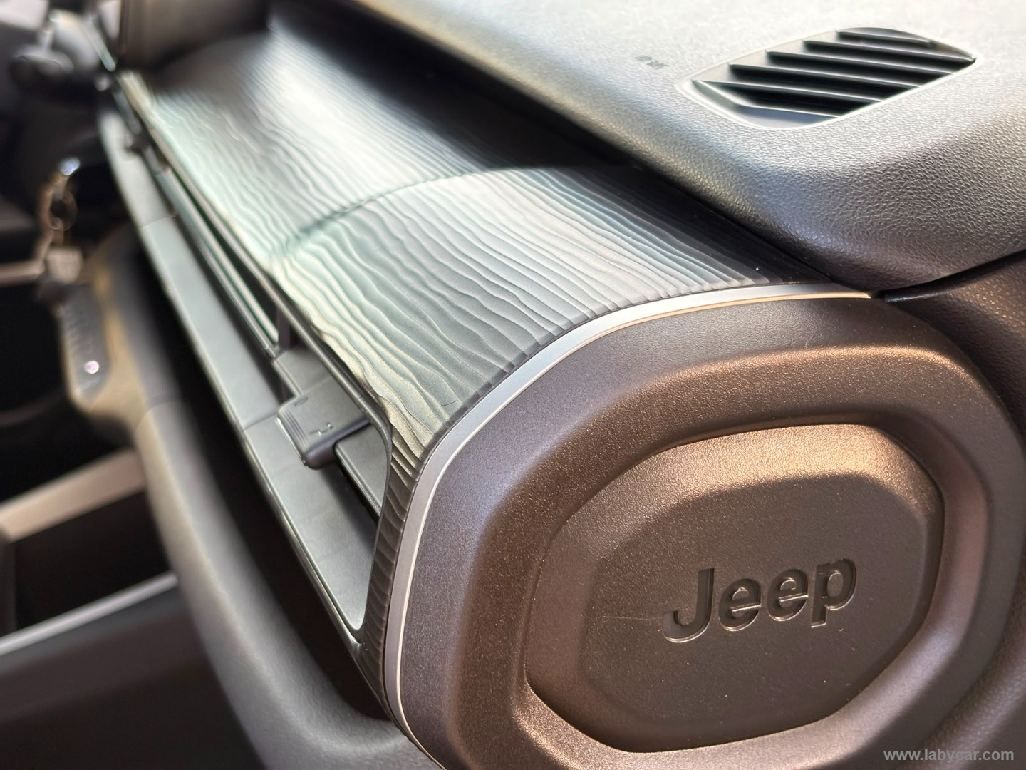 Jeep Avenger 1.2 Turbo Altitude - Immagine 21