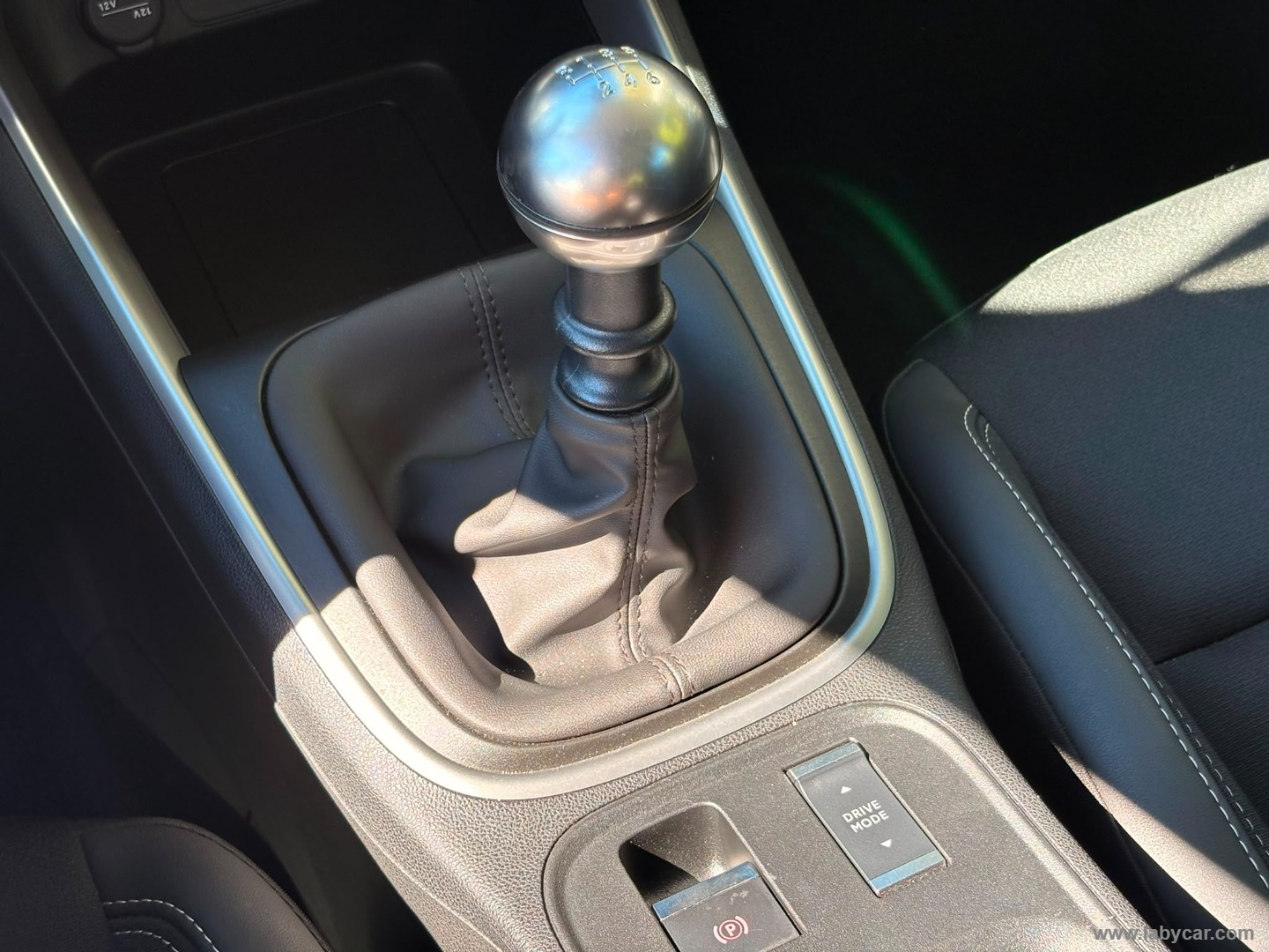 Jeep Avenger 1.2 Turbo Altitude - Immagine 21