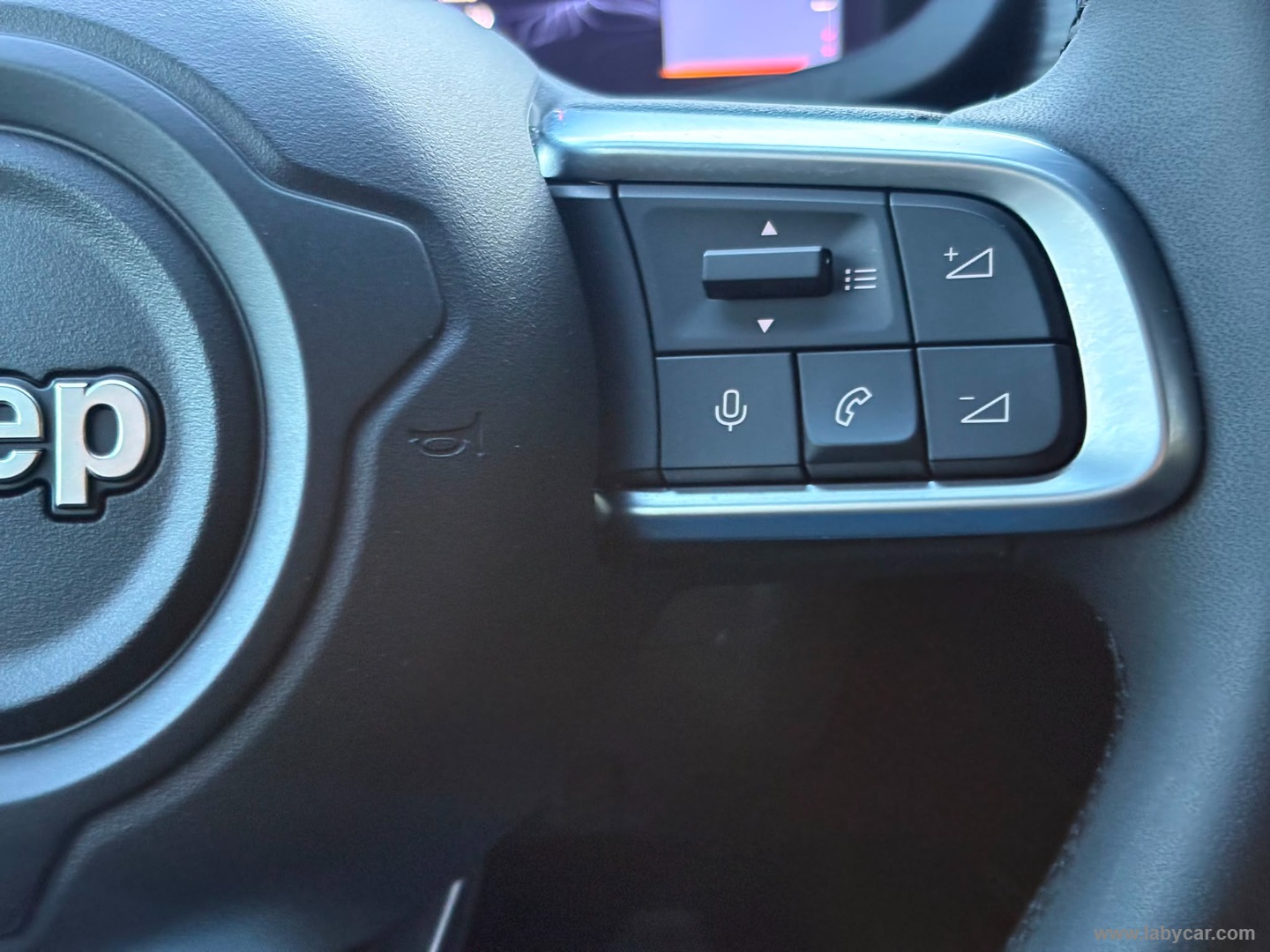Jeep Avenger 1.2 Turbo Altitude - Immagine 21