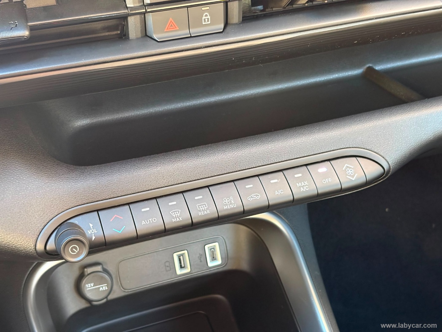 Jeep Avenger 1.2 Turbo Altitude - Immagine 21