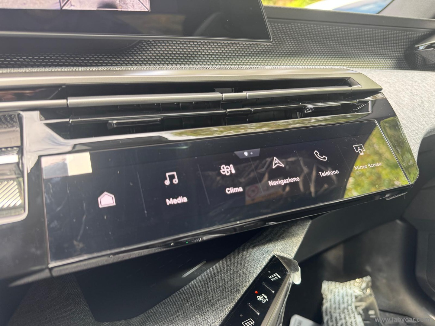 Peugeot 3008 Hybrid 145 e-DCS6 GT - Immagine 21