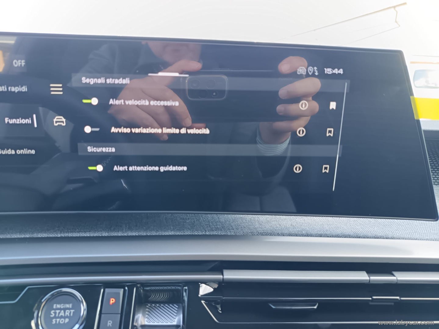 Peugeot 3008 Hybrid 145 e-DCS6 GT - Immagine 21