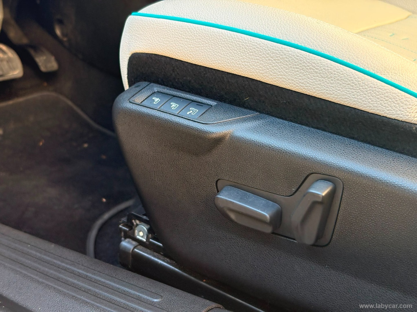 Fiat 600 Hybrid 110 CV DCT MHEV La Prima - Immagine 21