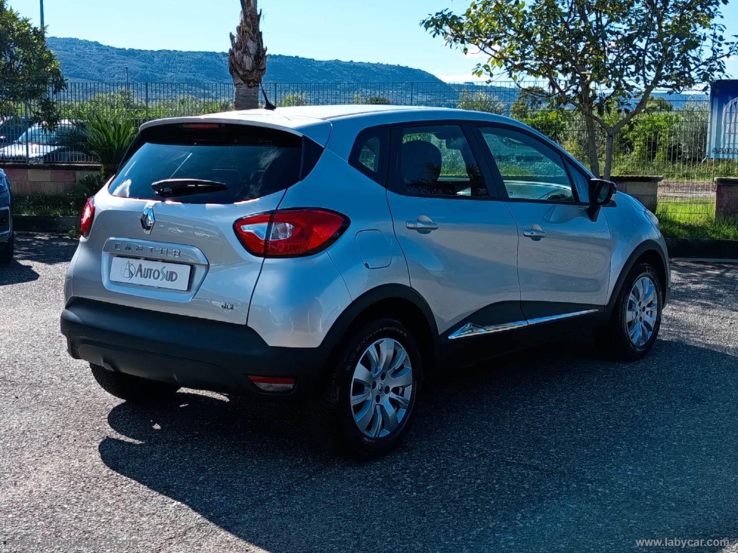 Captur 1.5 dCi 8V 90 CV S&S Live NAVI - immagine 21