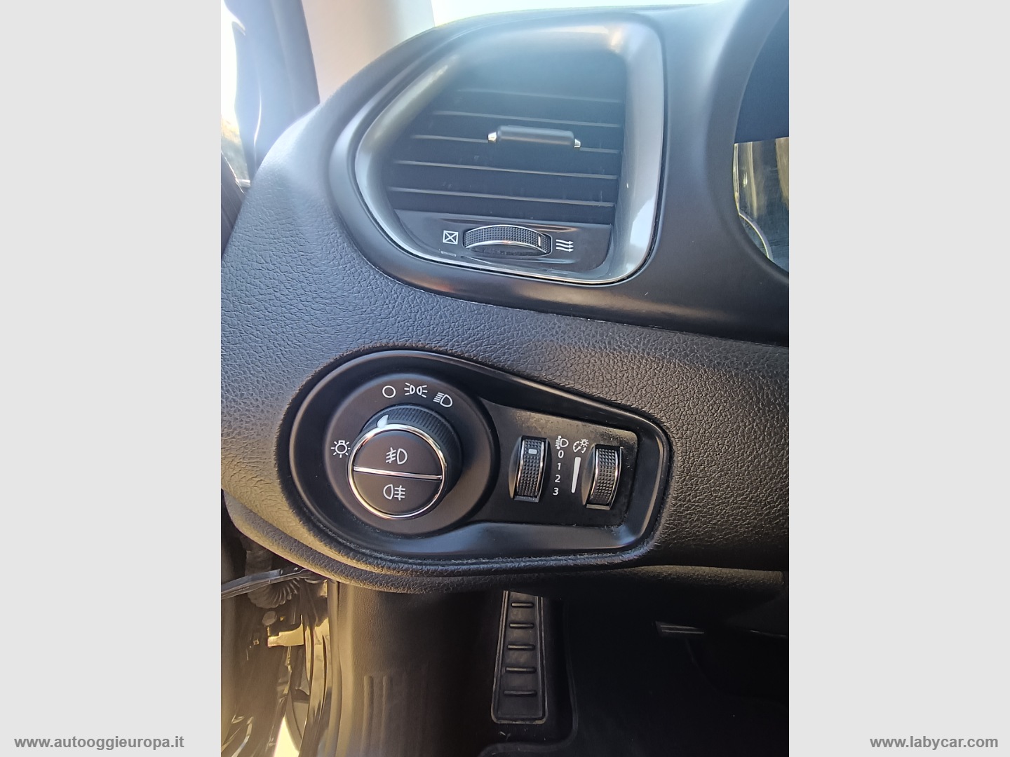 Renegade 1.6 Mjt DDCT 120CV Limited - immagine 21