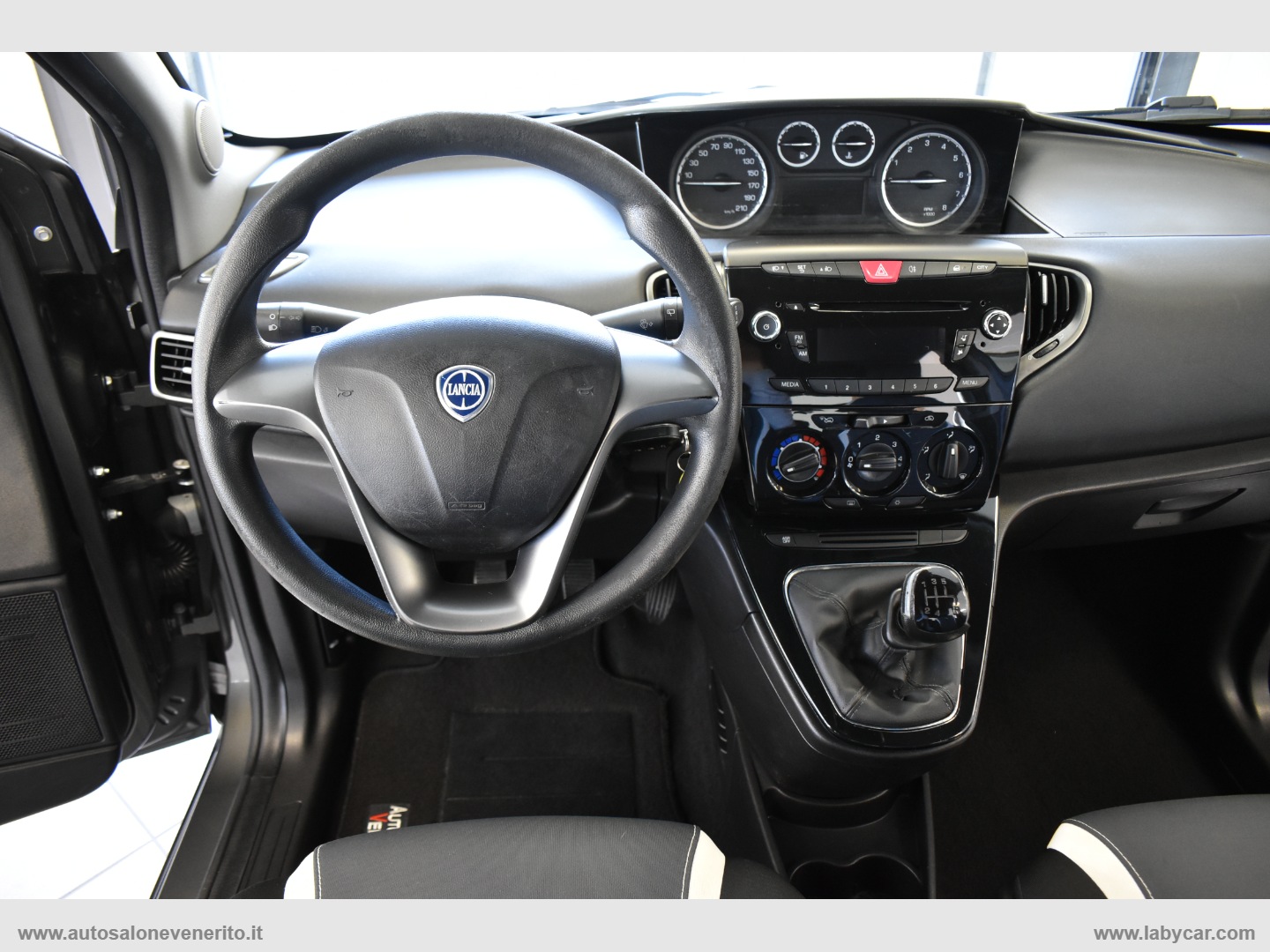 Ypsilon 1.2 69 CV 5p. Elefantino - immagine 21
