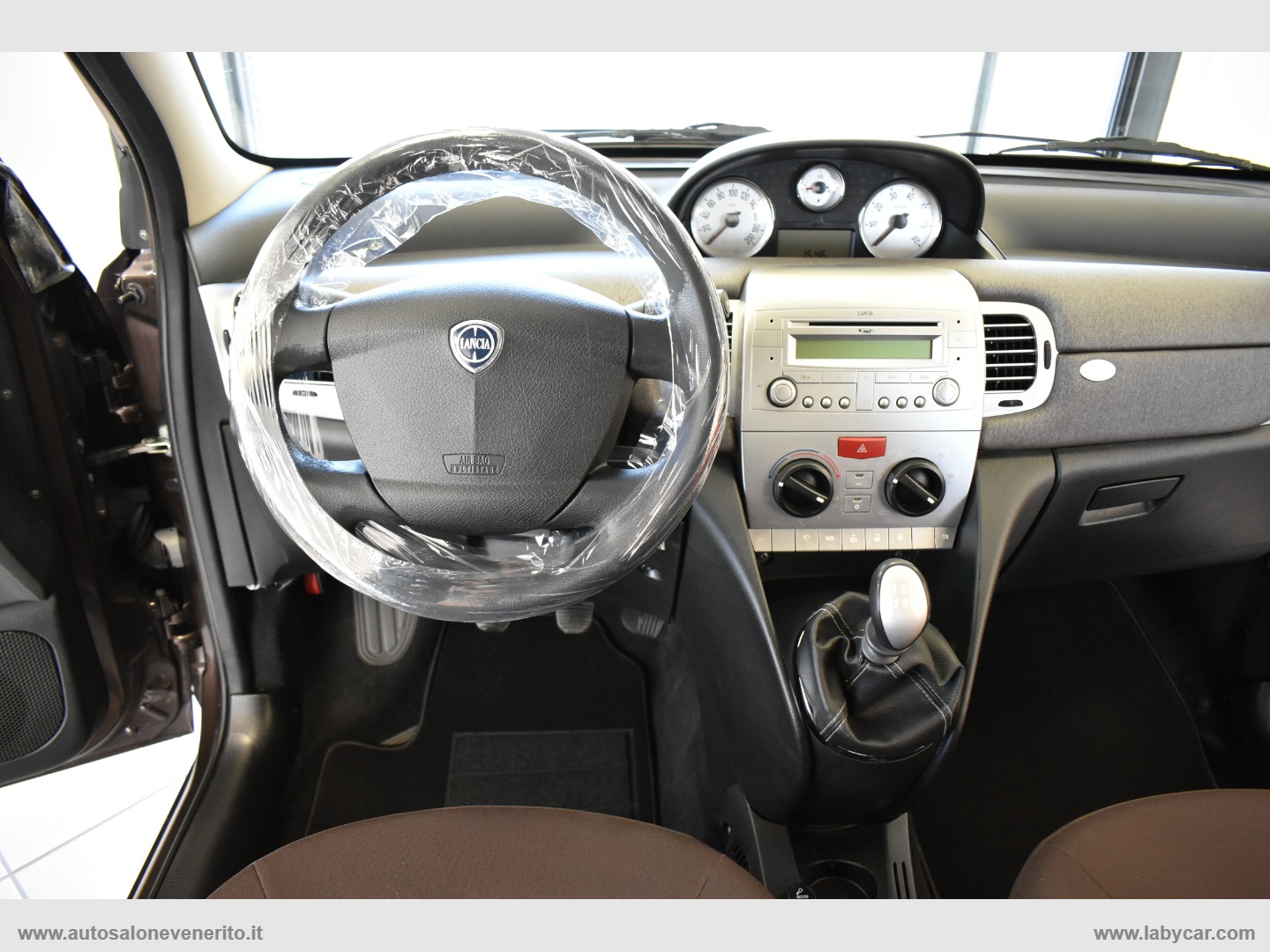 Ypsilon 1.2 Versus - immagine 21
