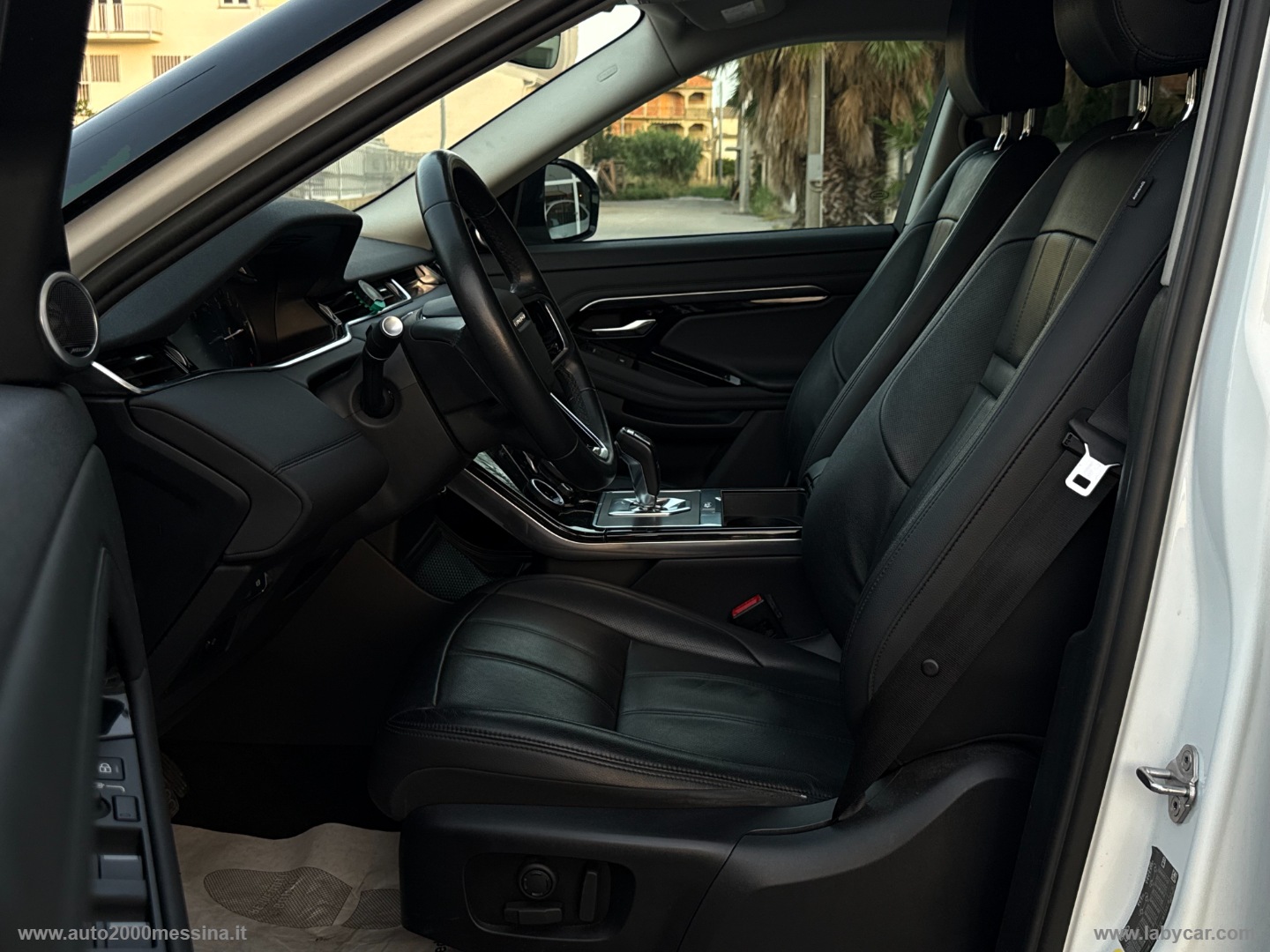 RR Evoque 2.0D I4 163 CV AWD Auto SE - immagine 21