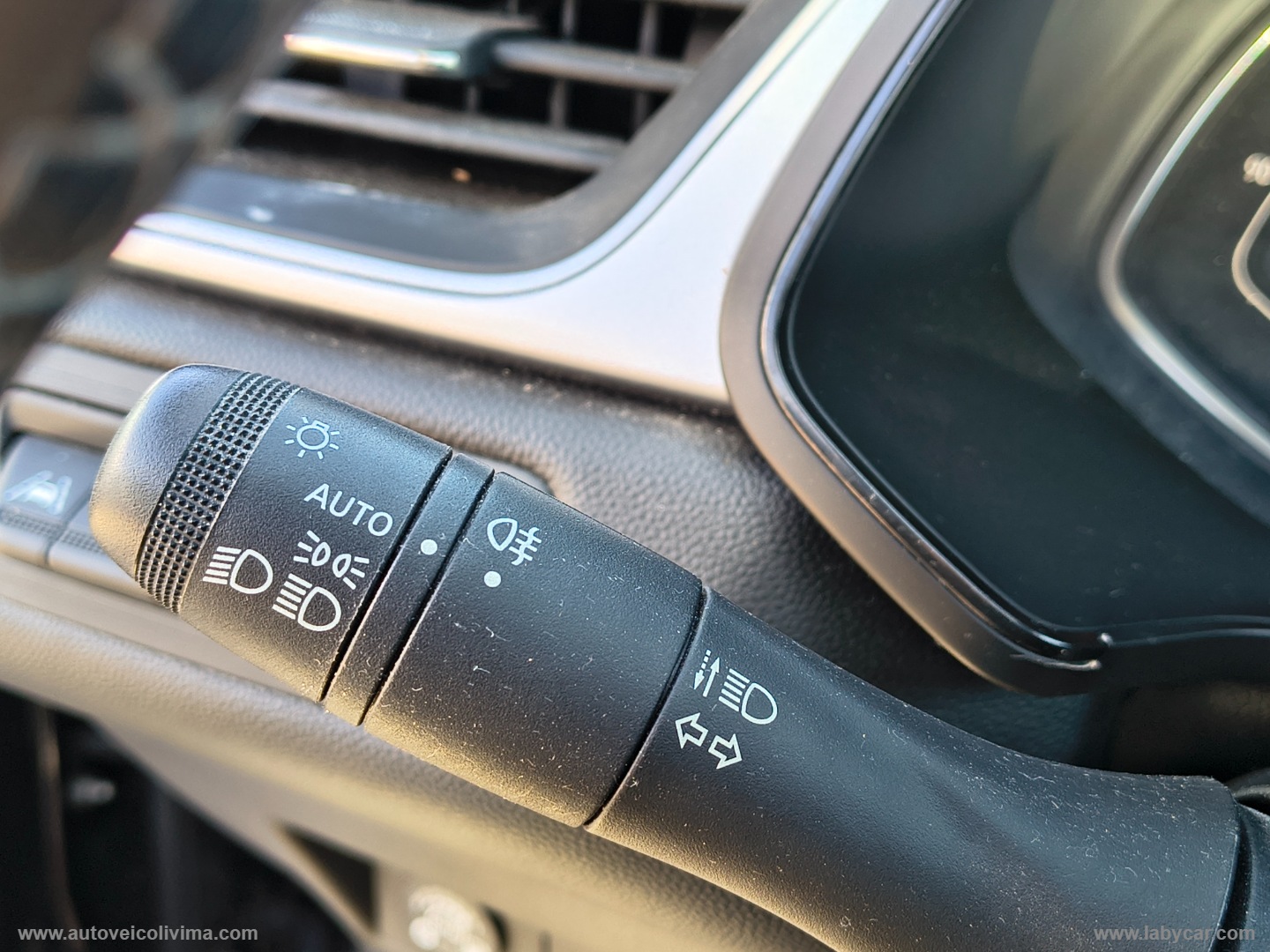 Captur TCe 100 CV GPL Techno TETTO APRIBILE - immagine 21