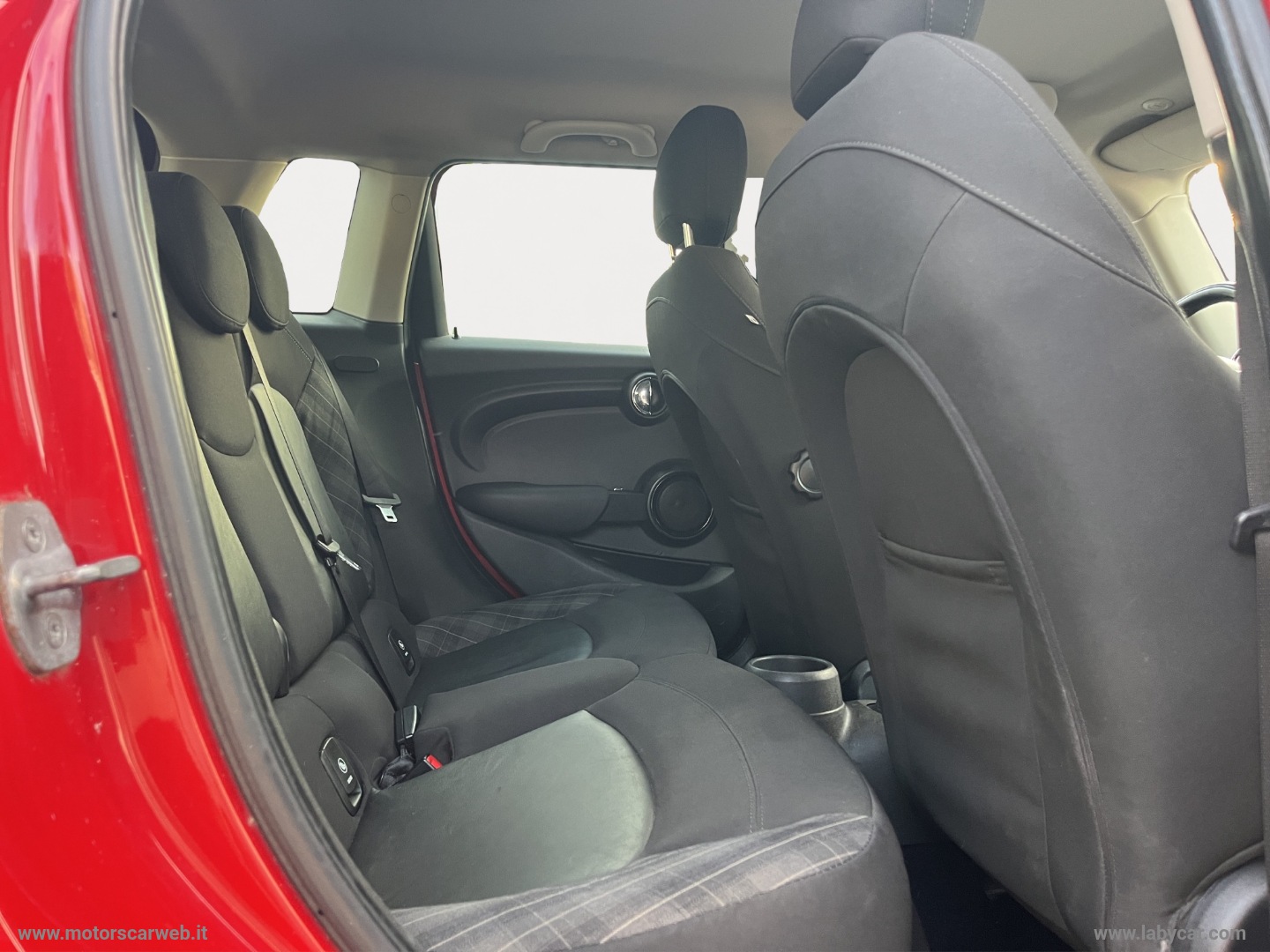 Mini Cooper D 5 porte - immagine 21