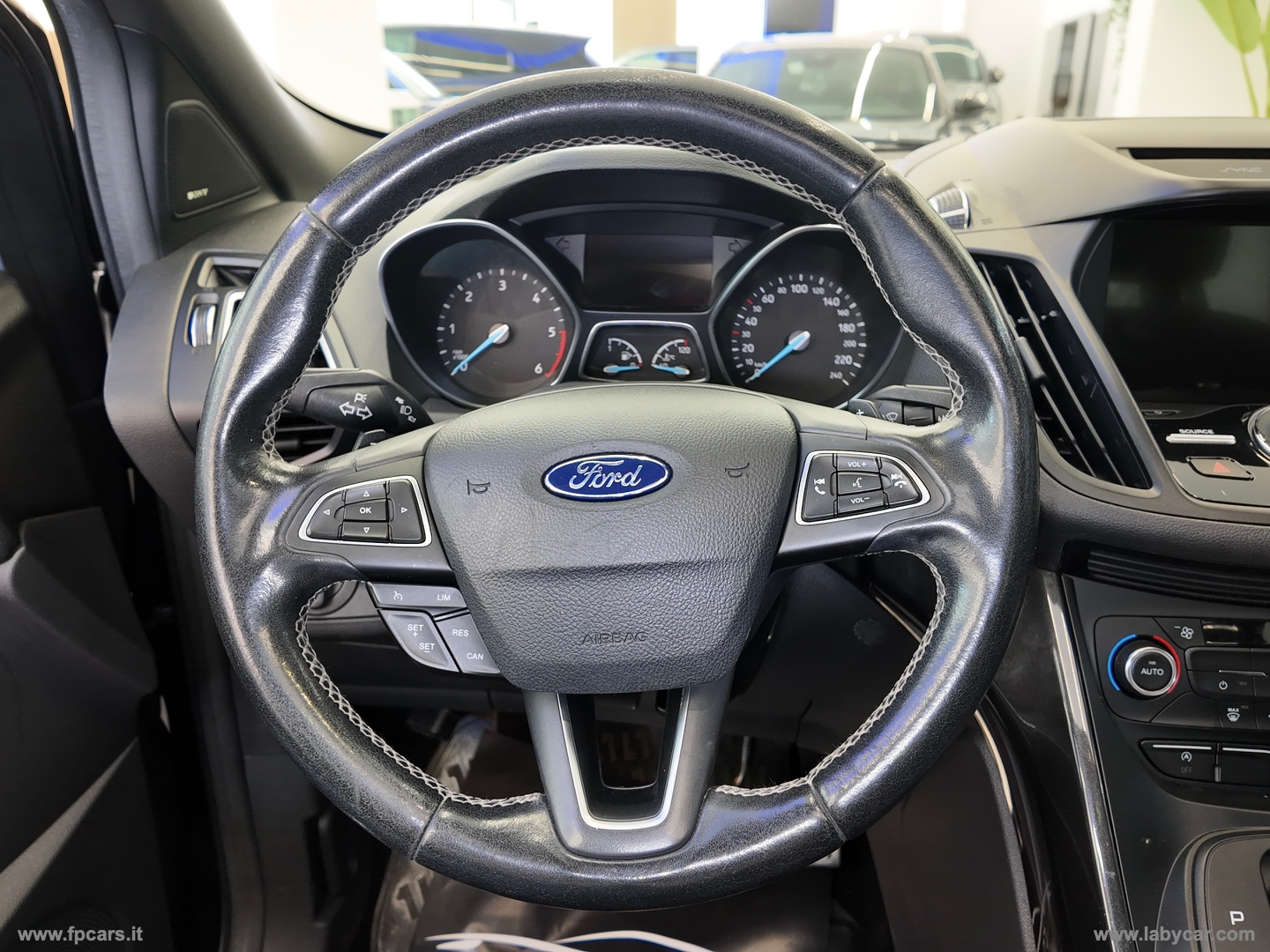 Kuga 2.0 TDCI 150CV S&S 4WD Pow. ST-Line TETTO APRI. - immagine 21