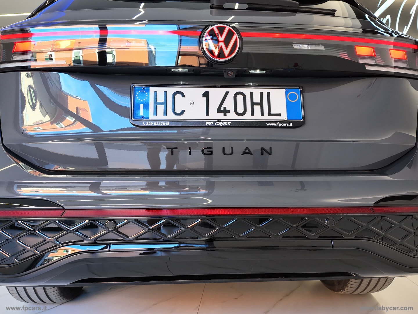Tiguan 2.0 TDI 150 CV DSG R-Line Plus TETTO APRI. - immagine 21