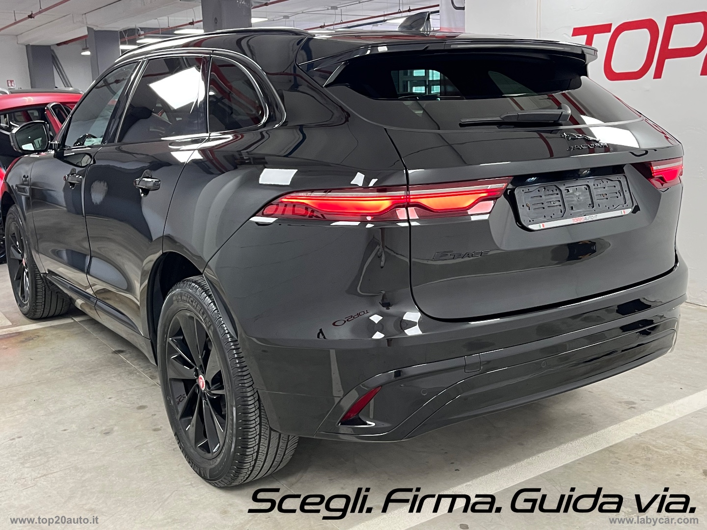F-Pace 2.0 250 CV AWD aut. R-Dyn. Black EDITION - immagine 21