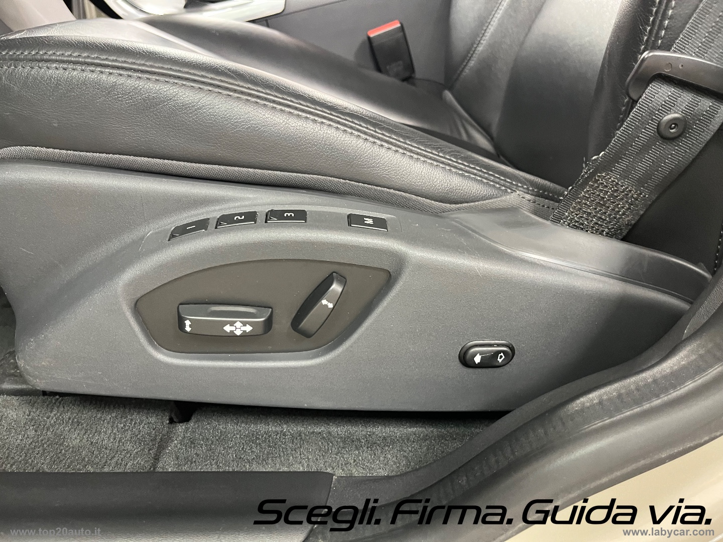 XC60 D5 AWD Geartronic Summum|TETTO|PELLE - immagine 21