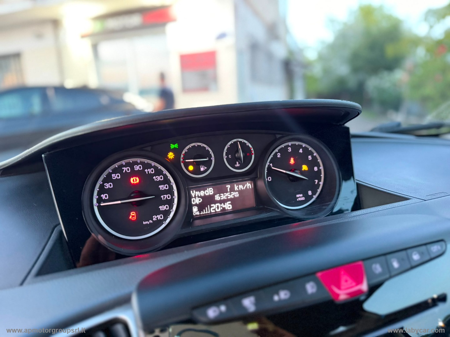 Ypsilon 0.9 T.Air 85CV 5p. Met.Ec. Gold - immagine 21