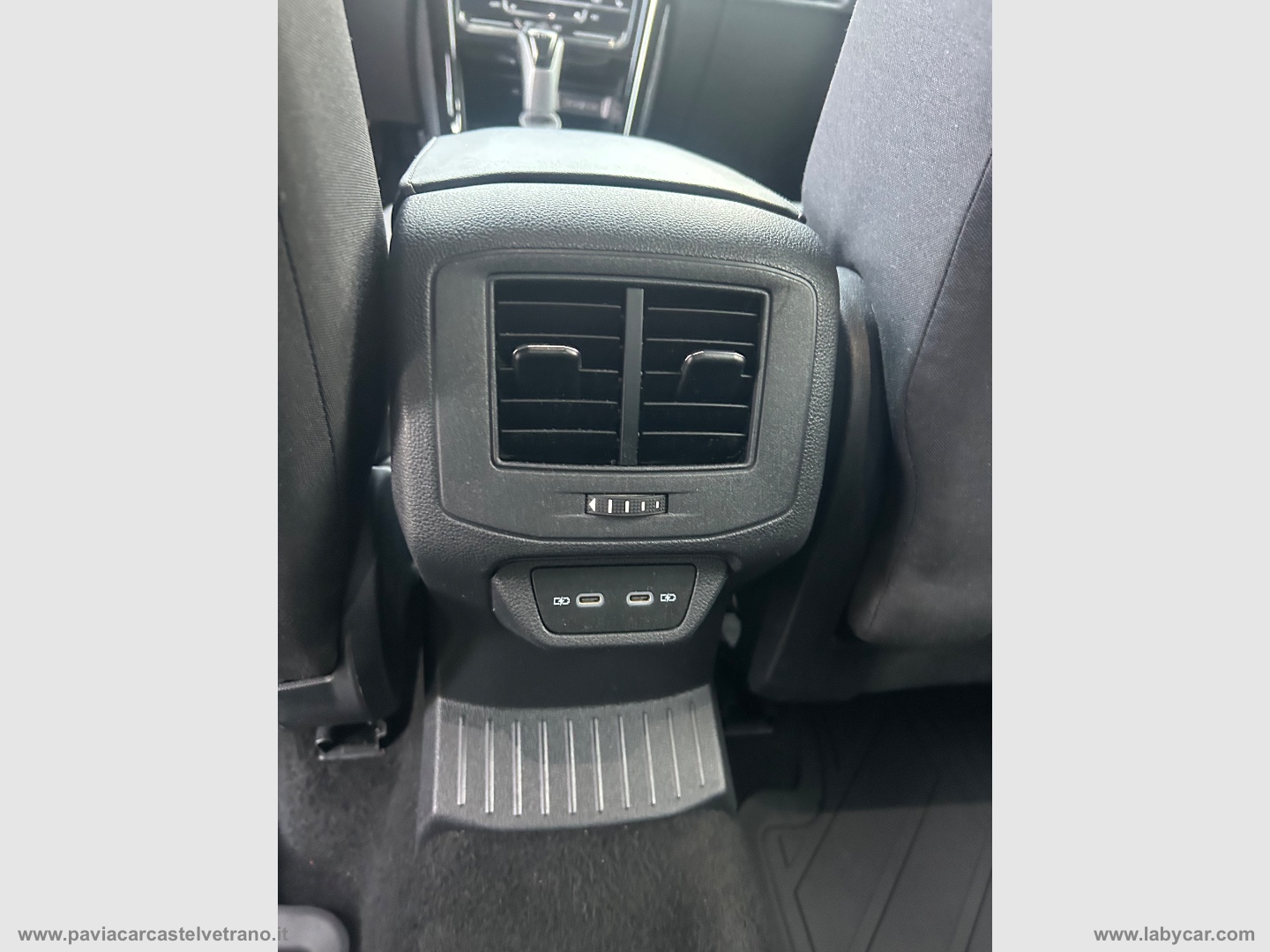 T-Roc 1.5 TSI ACT DSG R-Line - immagine 21