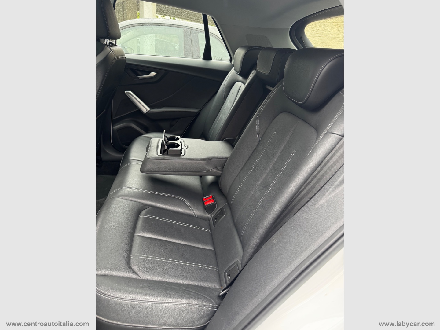 Q2 35 TDI S tronic Identity Black - immagine 21