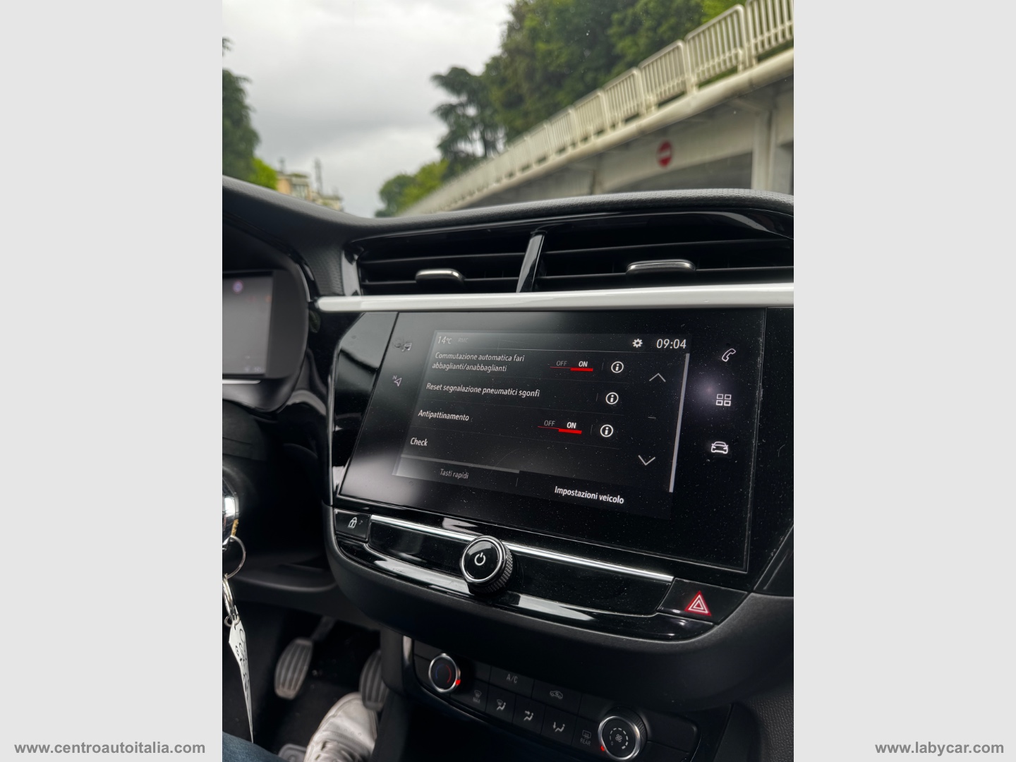 Corsa 1.2 Blitz Edition - immagine 21