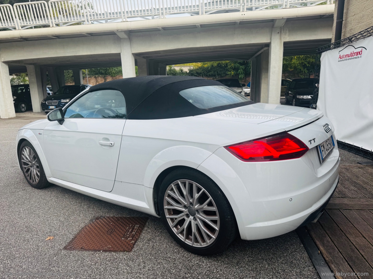 TT Roadster 2.0 TDI quattro S tr. S line - immagine 21