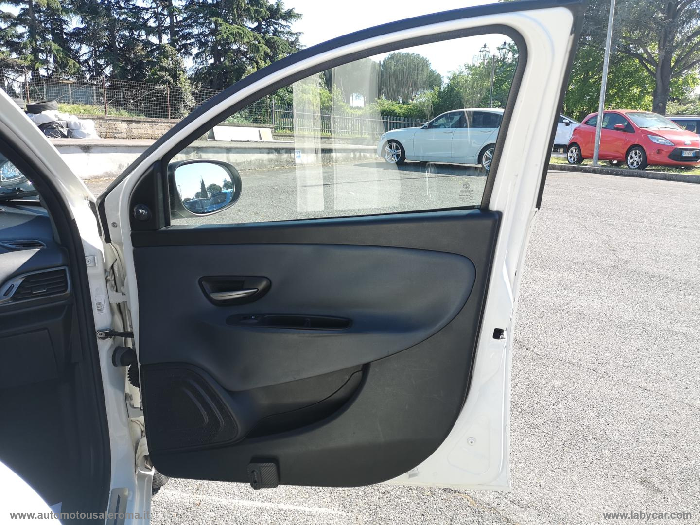 Ypsilon 1.2 69 CV 5p. Elle RATE AUTO MOTO SCOOTER - immagine 21