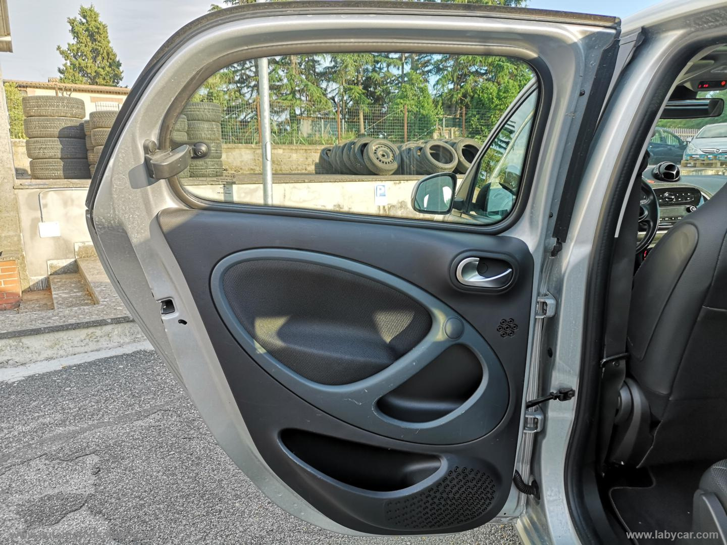 forfour EQ Brabus Style PROMO WEB - immagine 21