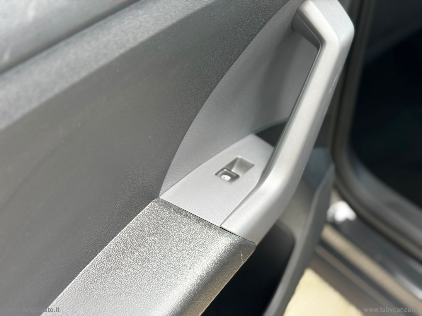 T-Cross 1.6 TDI LIFE ADATTA A NEOPATENTATI - immagine 21