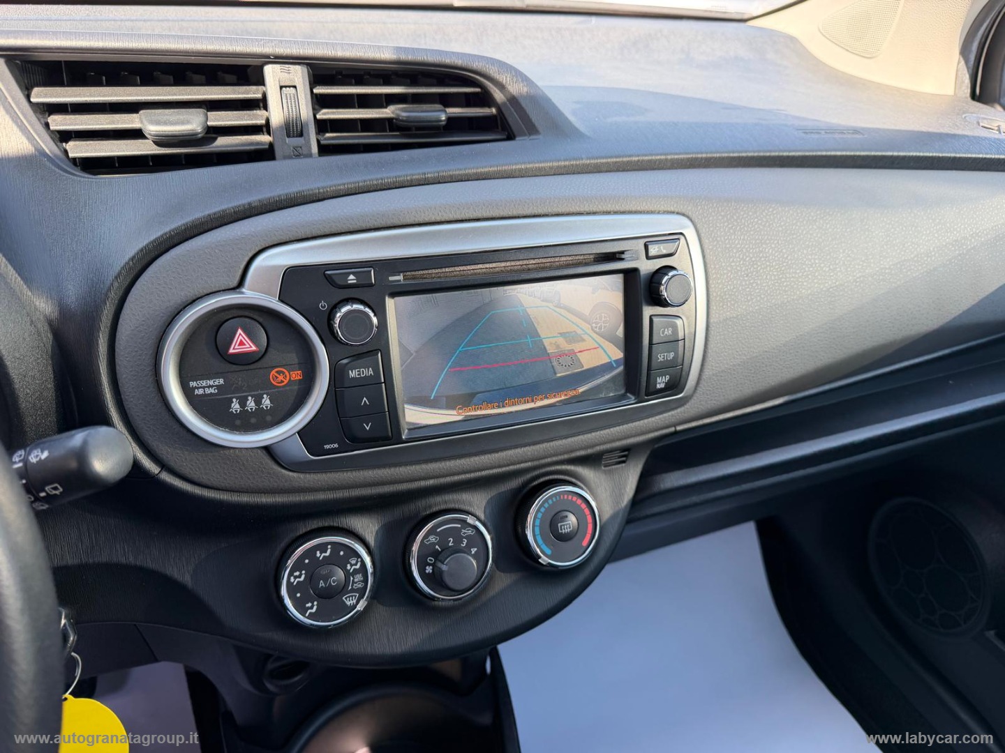 Yaris 1.0 5p. Lounge SOLI 138.000 KM !!! - immagine 21