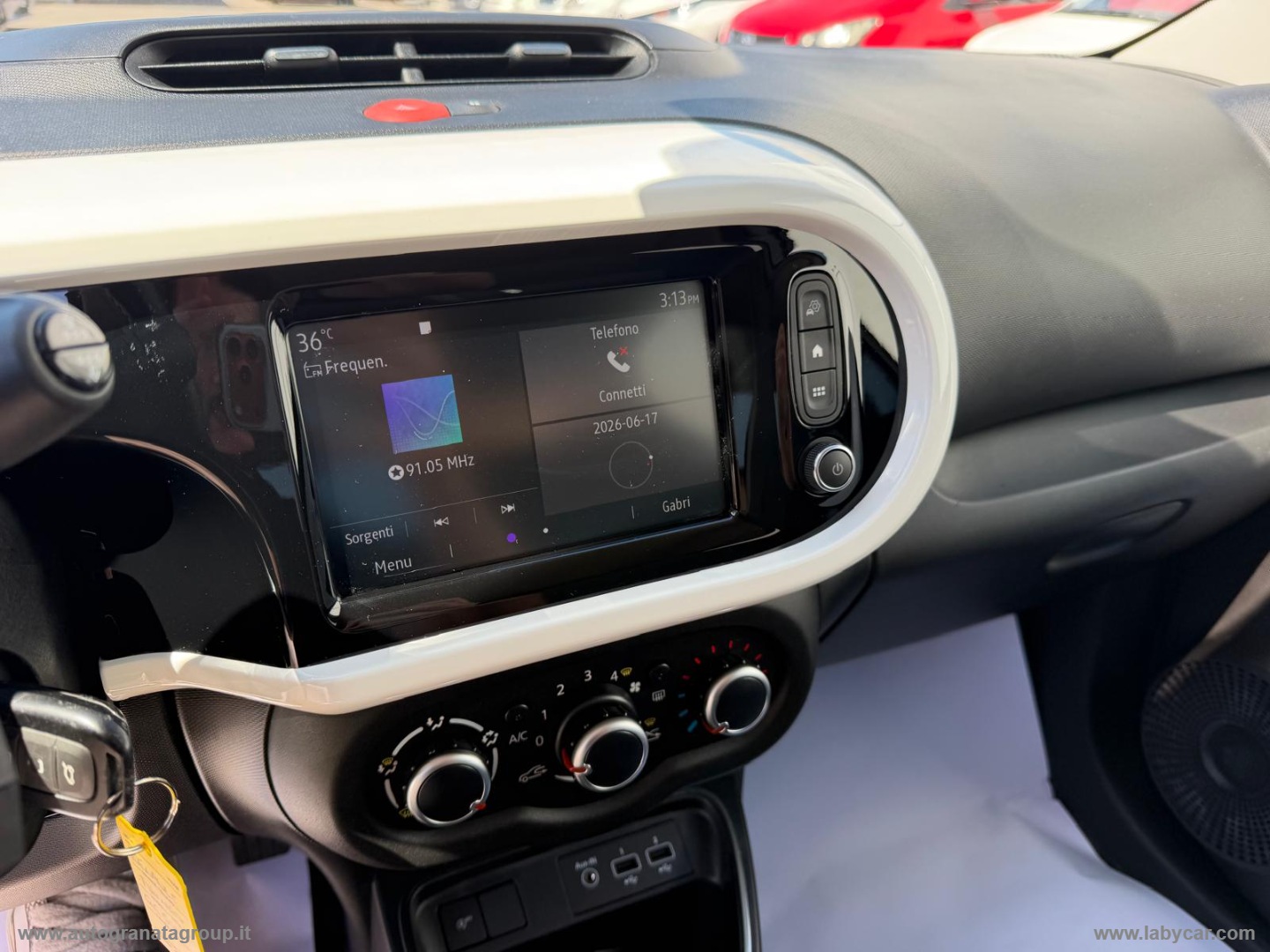 Twingo SCe 65 CV Intens PARI NUOVO! - immagine 21