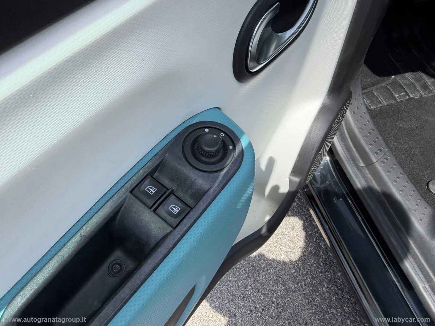 Twingo 1.0 SCe Live GPL OUTLET - immagine 21