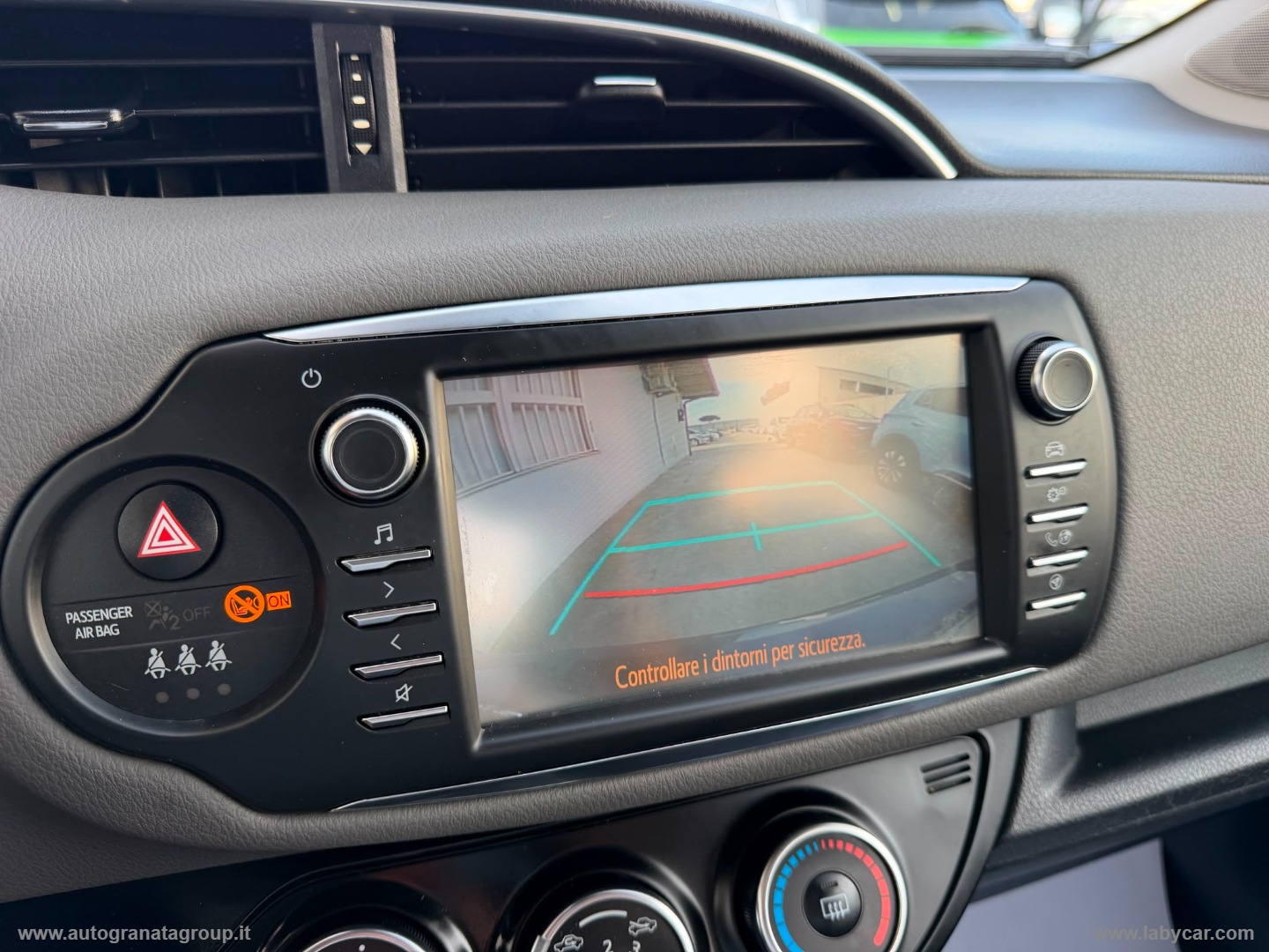 Yaris 1.0 72 CV 5p. Cool BELLA BELLA ! - immagine 21