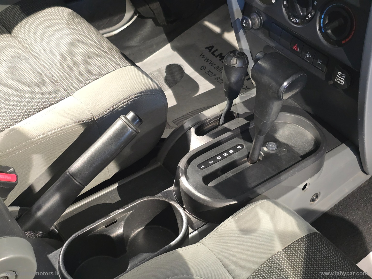 Wrangler Unlimited 2.8 CRD Sport Auto - immagine 21