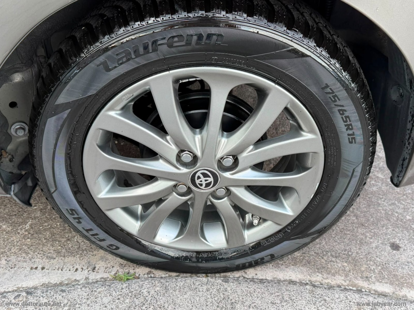 Yaris 1.0 5p. Lounge - immagine 21