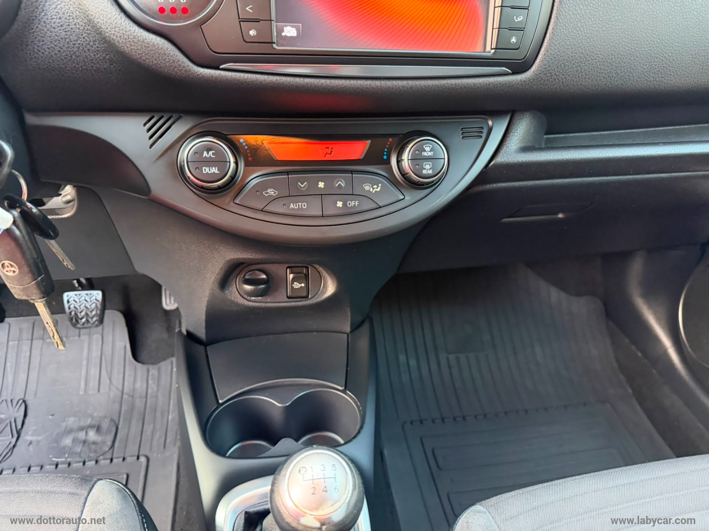 Yaris 1.4 D-4D 5p. Lounge - immagine 21