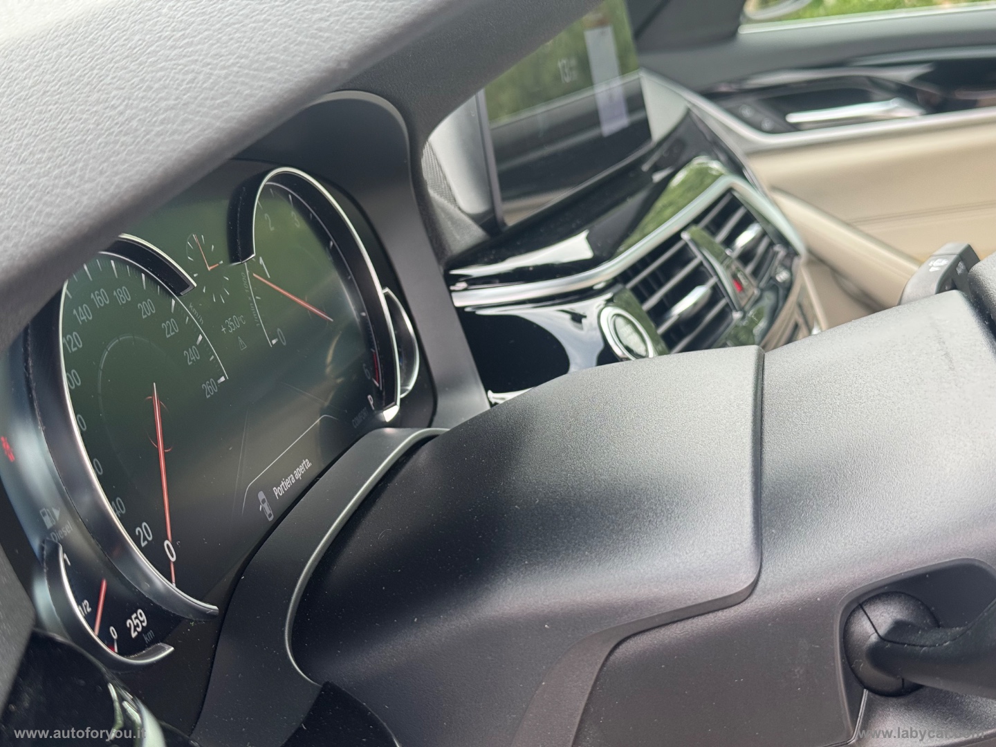 520d xDrive Touring Luxury - immagine 21
