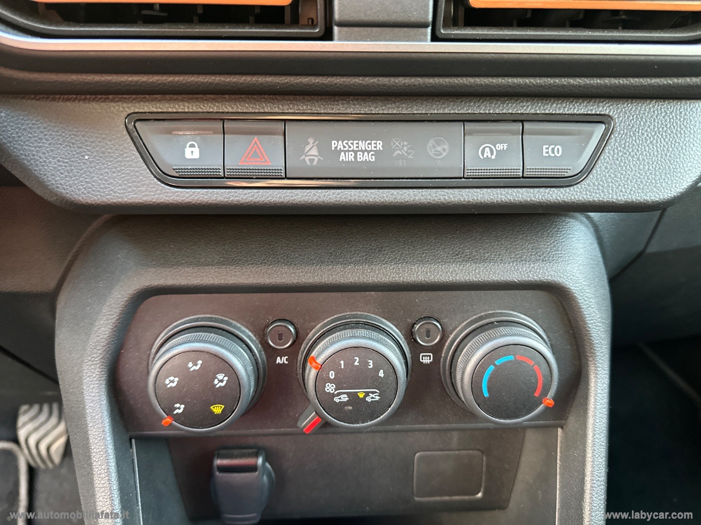 Sandero Stepway 1.0 TCe ECO-G Expression GPL 19.000 KM - immagine 21