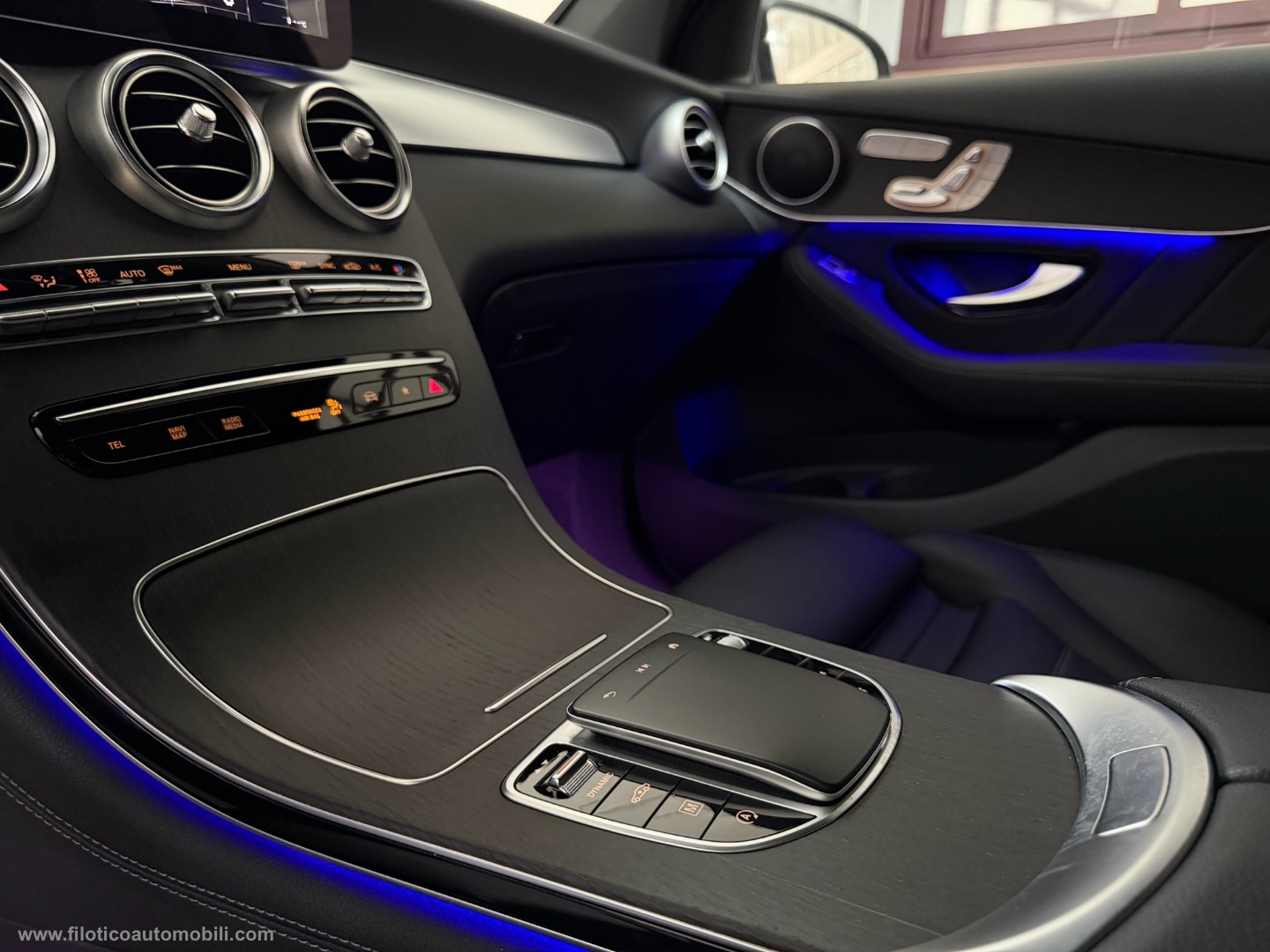 GLC 300 d 4Matic Coupé Premium Plus TETTO APRIBILE- GANCIO TRAINO - LUCI AMBIENT - immagine 22