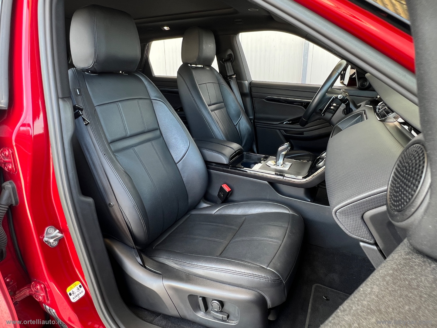 RR Evoque 2.0D I4 163 CV AWD Auto R-D. S - immagine 22
