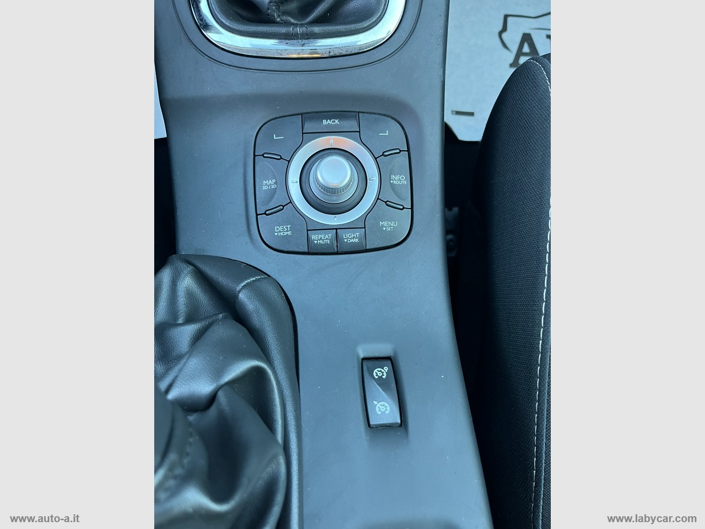 Mégane 1.5 dCi 110 CV SporTour Wave - immagine 22