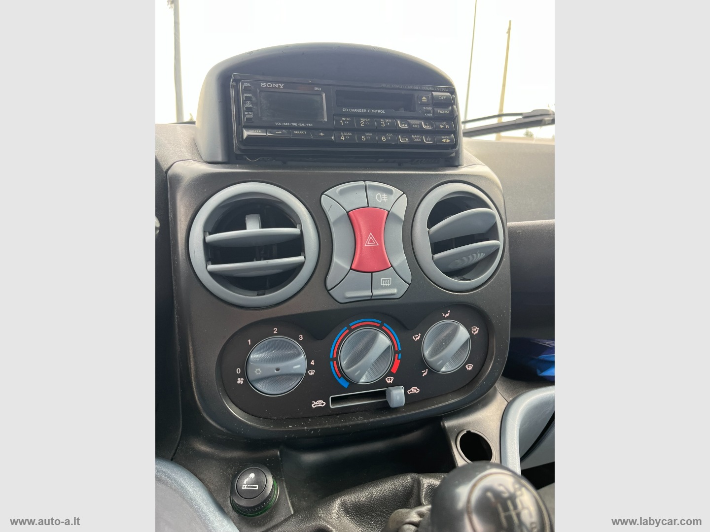 Doblò 1.3 MJT Dynamic TRASPORTO DISABILI - immagine 22