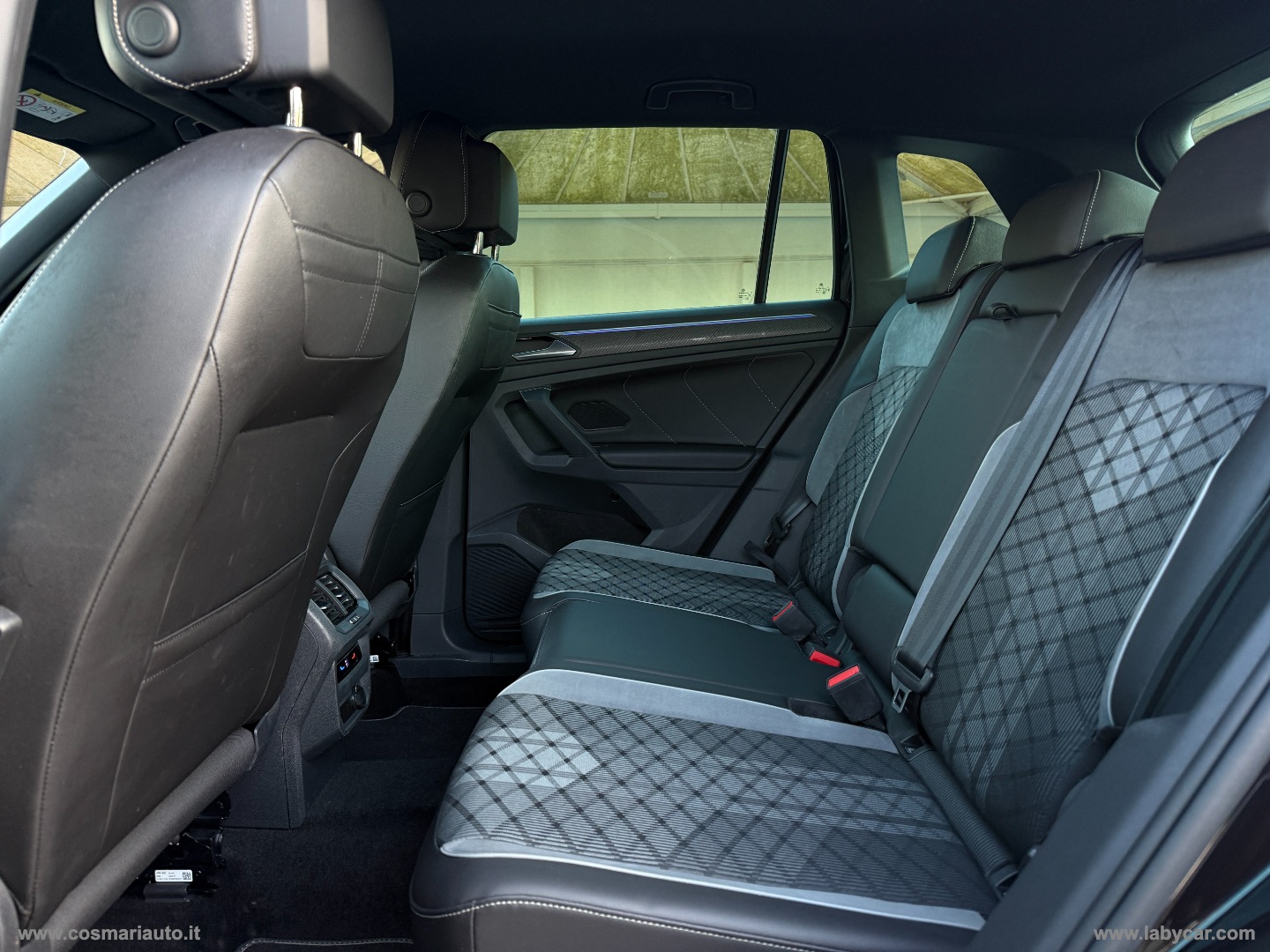 Tiguan 2.0 TDI 150CV DSG R-Line 2023 LUCI AMBIENTE - immagine 22