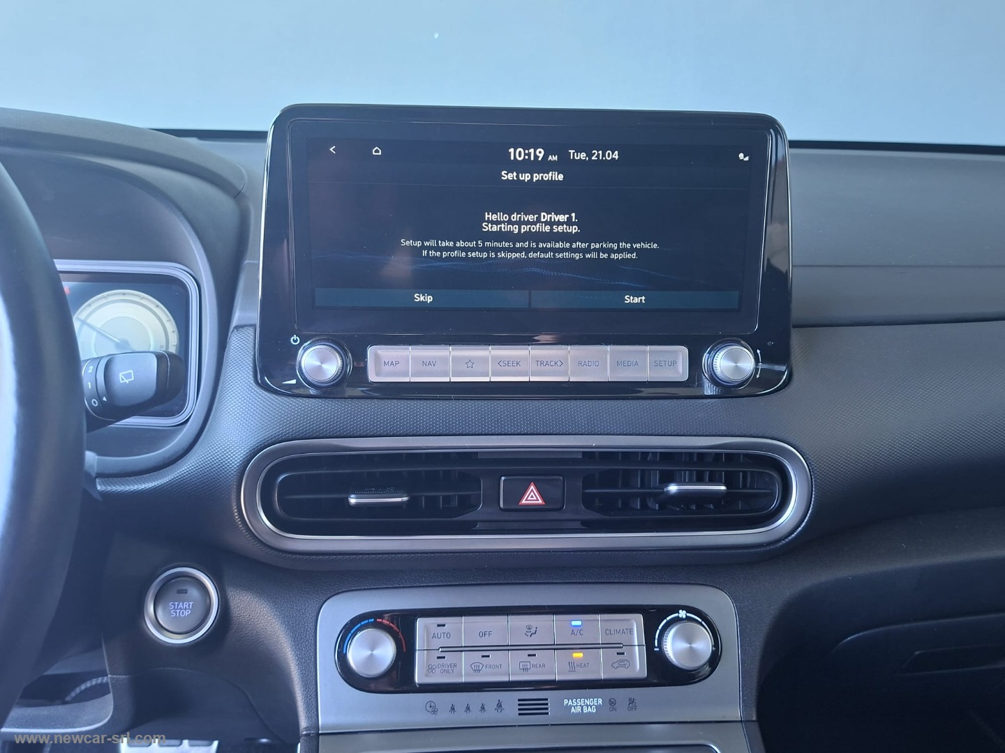 Kona EV 64 kWh XClass - immagine 22