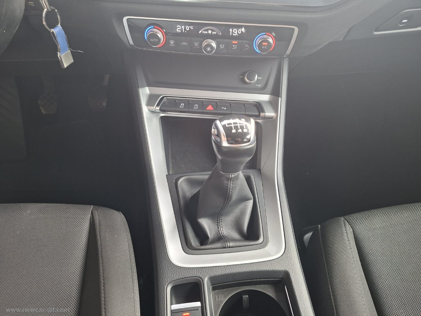 Q3 2.0 TDI 150CV quattro Business - immagine 22