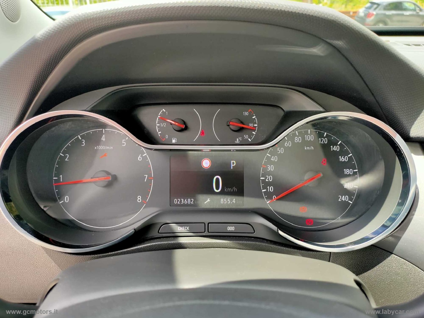 Opel Crossland Crossland 1.2 T. 12V 130CV aut.S&S Eleg. - Immagine 22