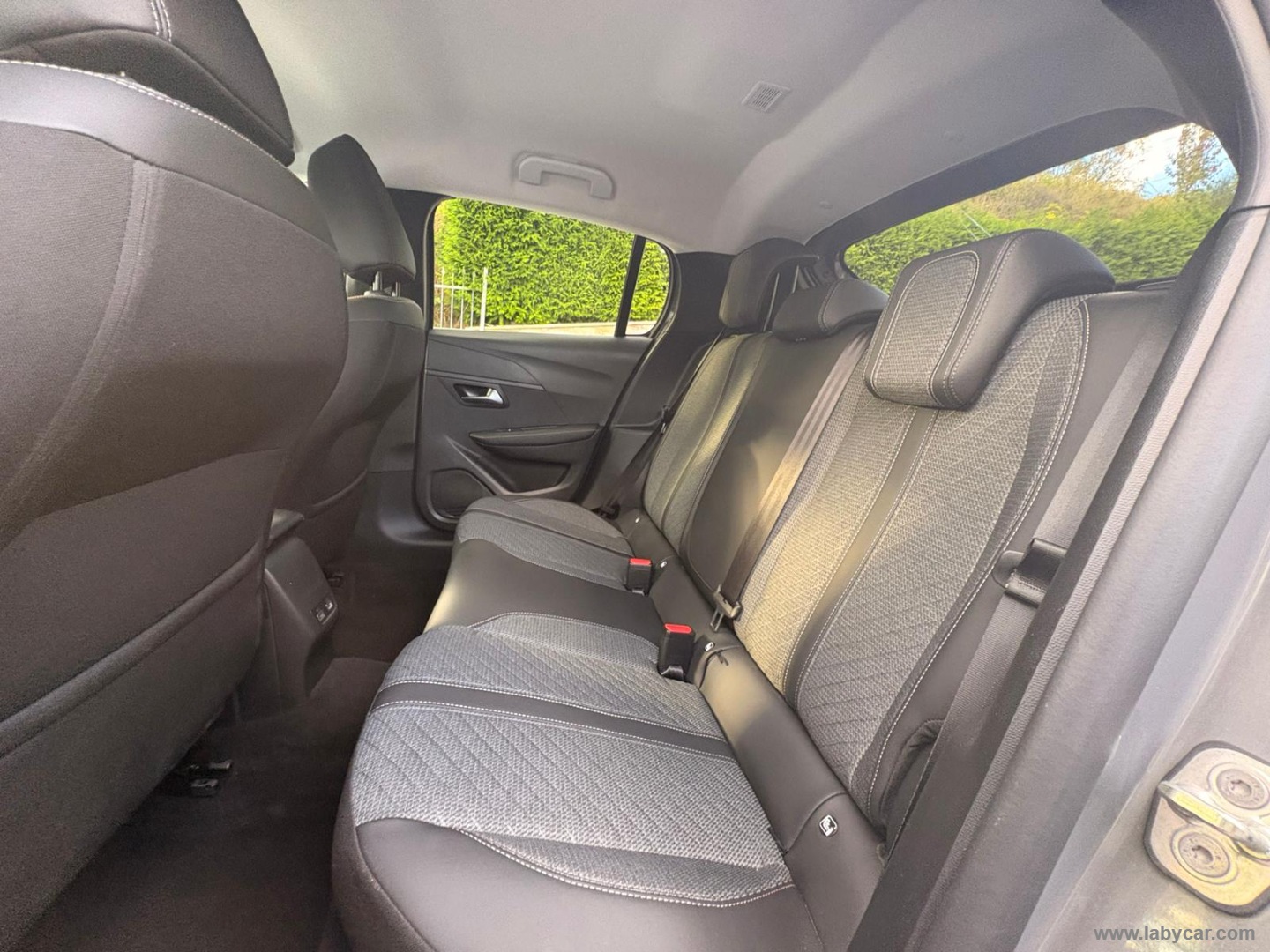 Peugeot 208 PureTech 100 S&S 5p. Allure - Immagine 22
