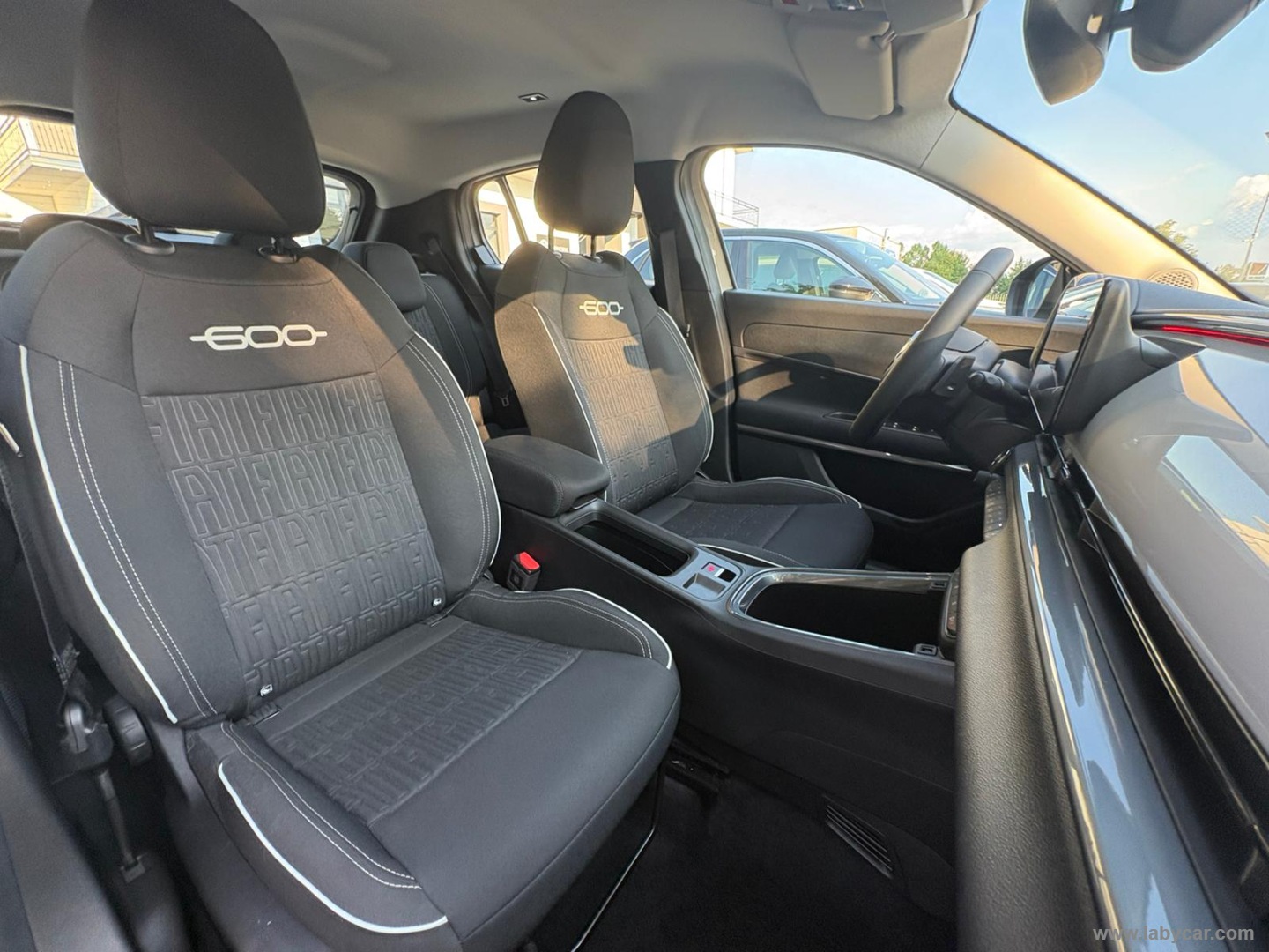 Fiat 600 Hybrid 145 CV DCT MHEV Icon - Immagine 22