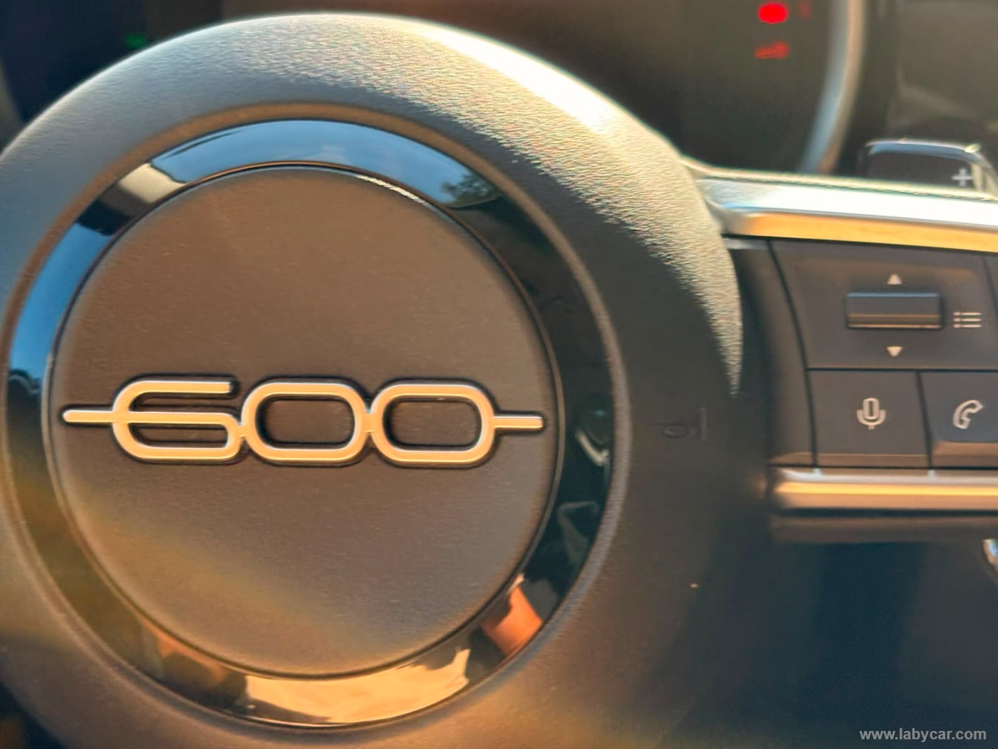 Fiat 600 Hybrid 145 CV DCT MHEV Icon - Immagine 22