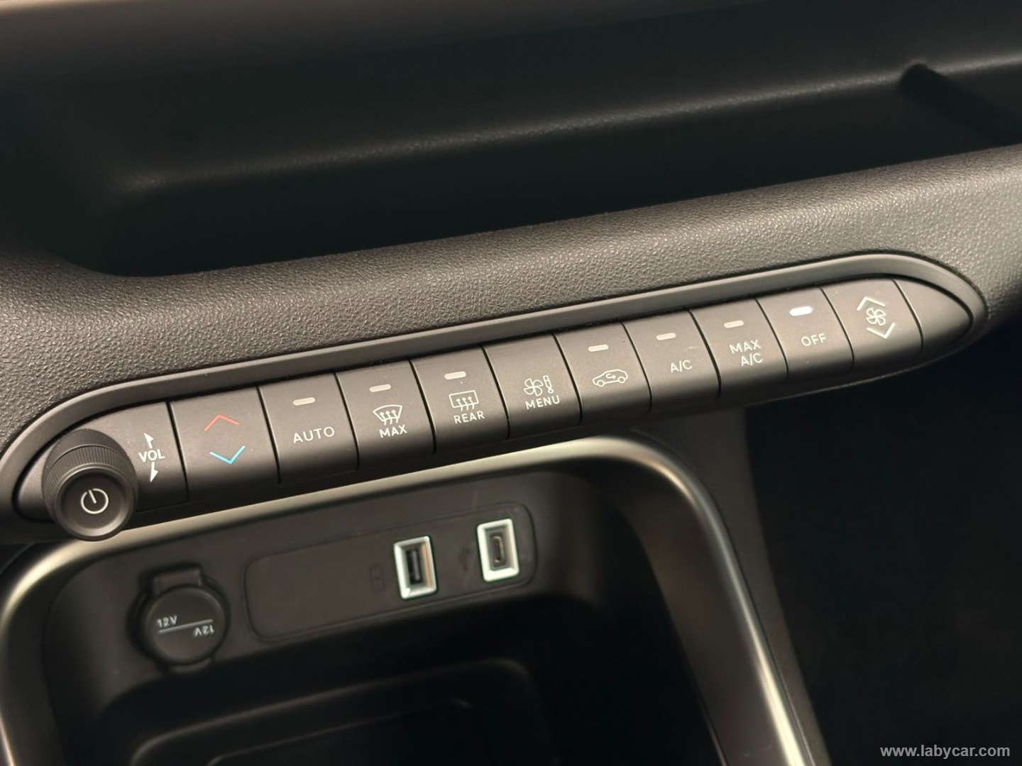 Jeep Avenger 1.2 Turbo Altitude - Immagine 22