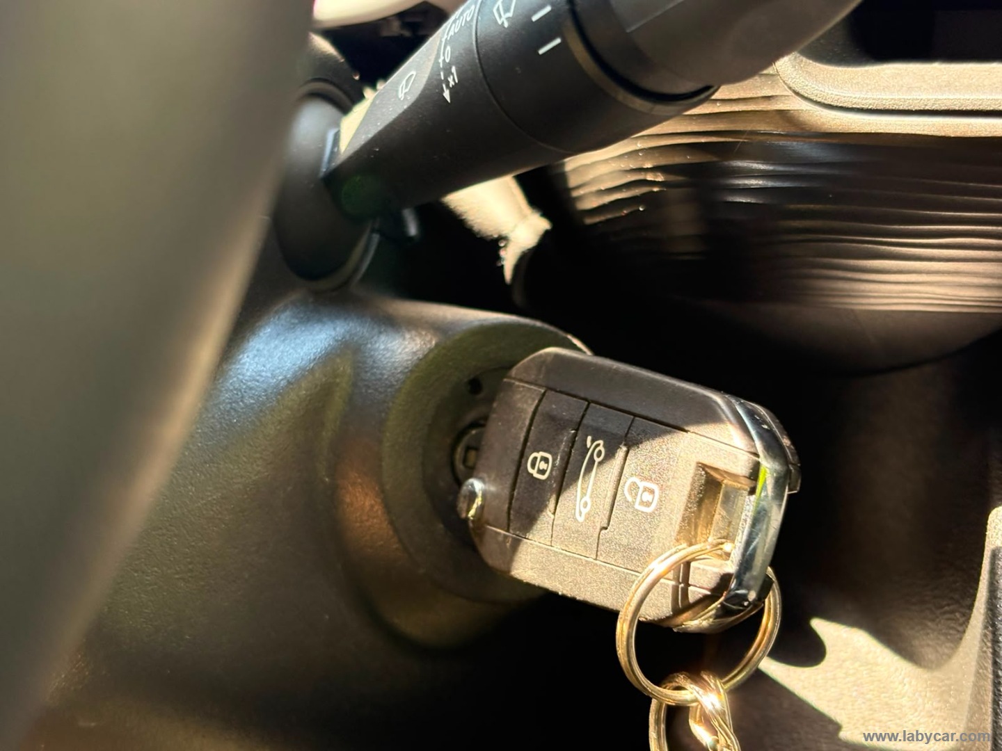 Jeep Avenger 1.2 Turbo Altitude - Immagine 22