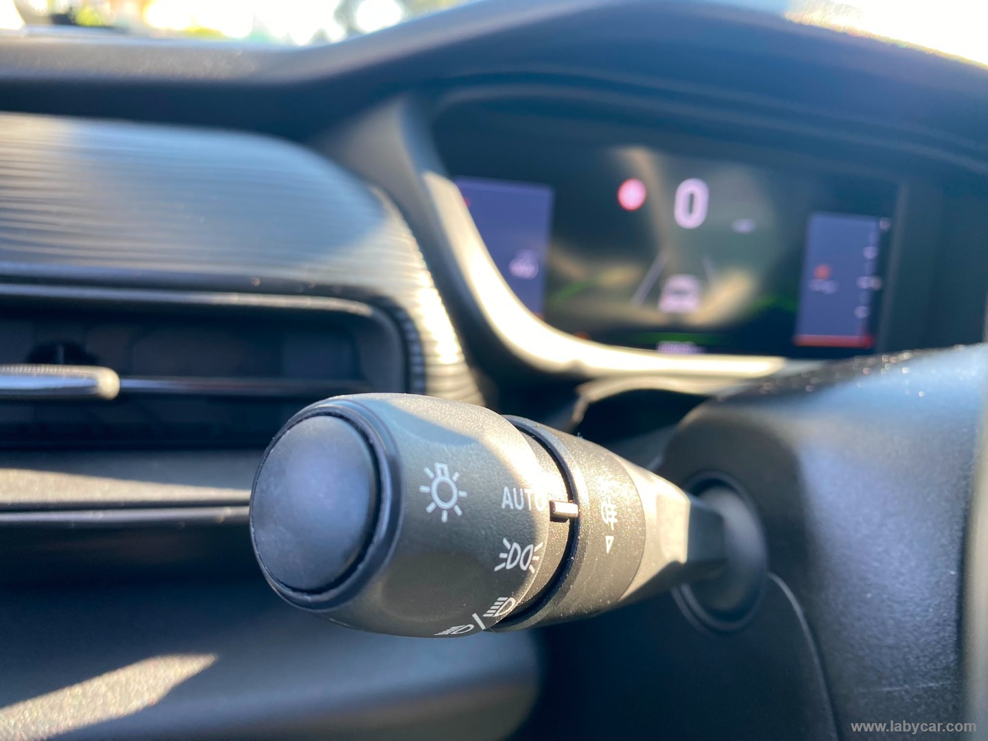 Jeep Avenger 1.2 Turbo Altitude - Immagine 22